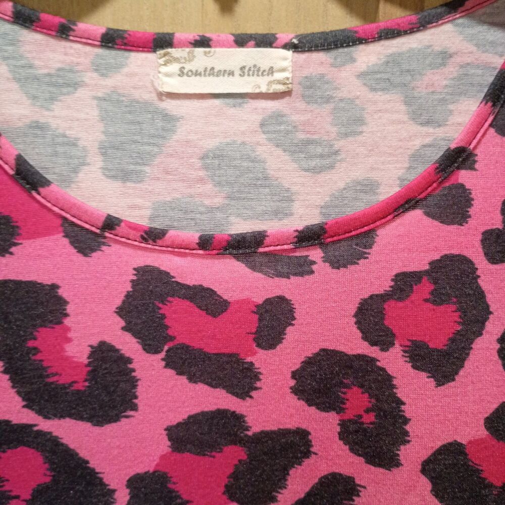 Southern stitch oversized medium tunic pink leopard print - Picture 2 of 5